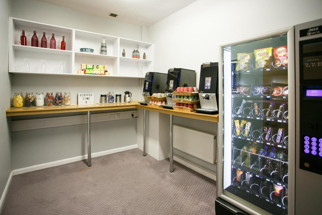 Holiday Inn Express Antrim By Ihg Экстерьер фото