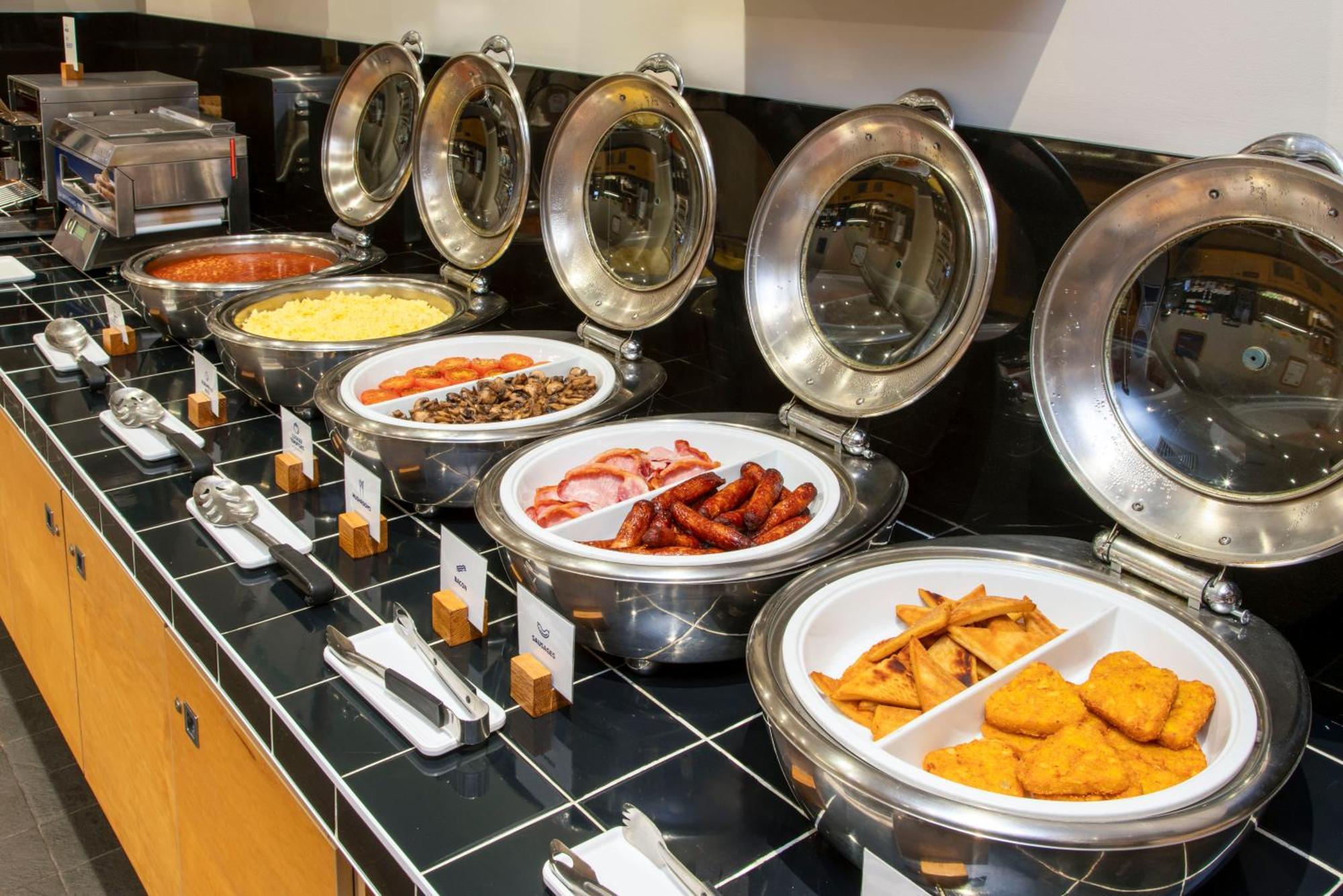 Holiday Inn Express Antrim By Ihg Экстерьер фото